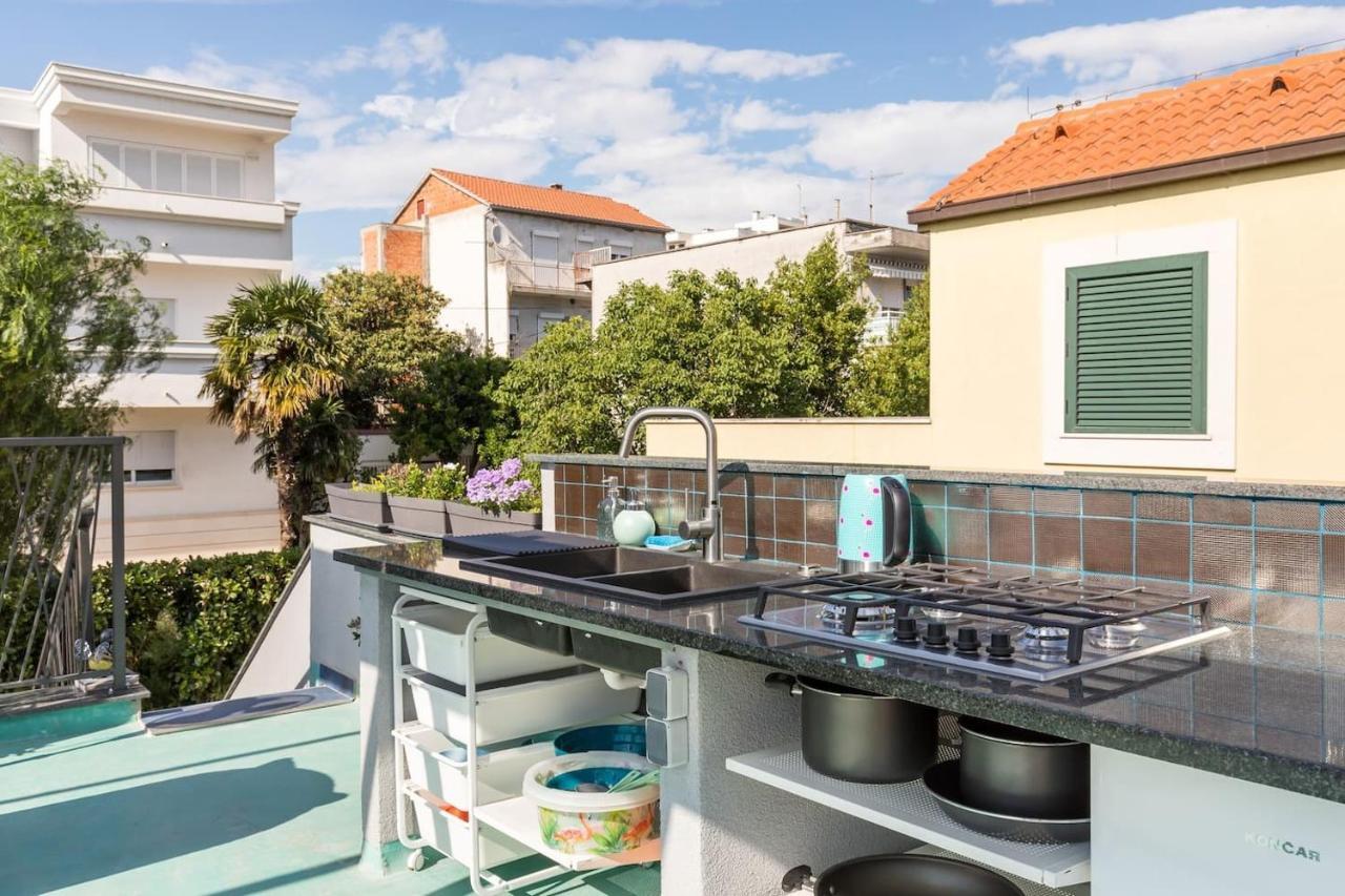 Boutique Triple House With Garden & Roof Terrace Split Exterior foto