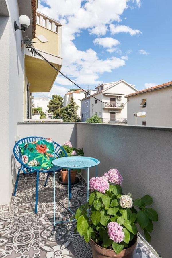 Boutique Triple House With Garden & Roof Terrace Split Exterior foto